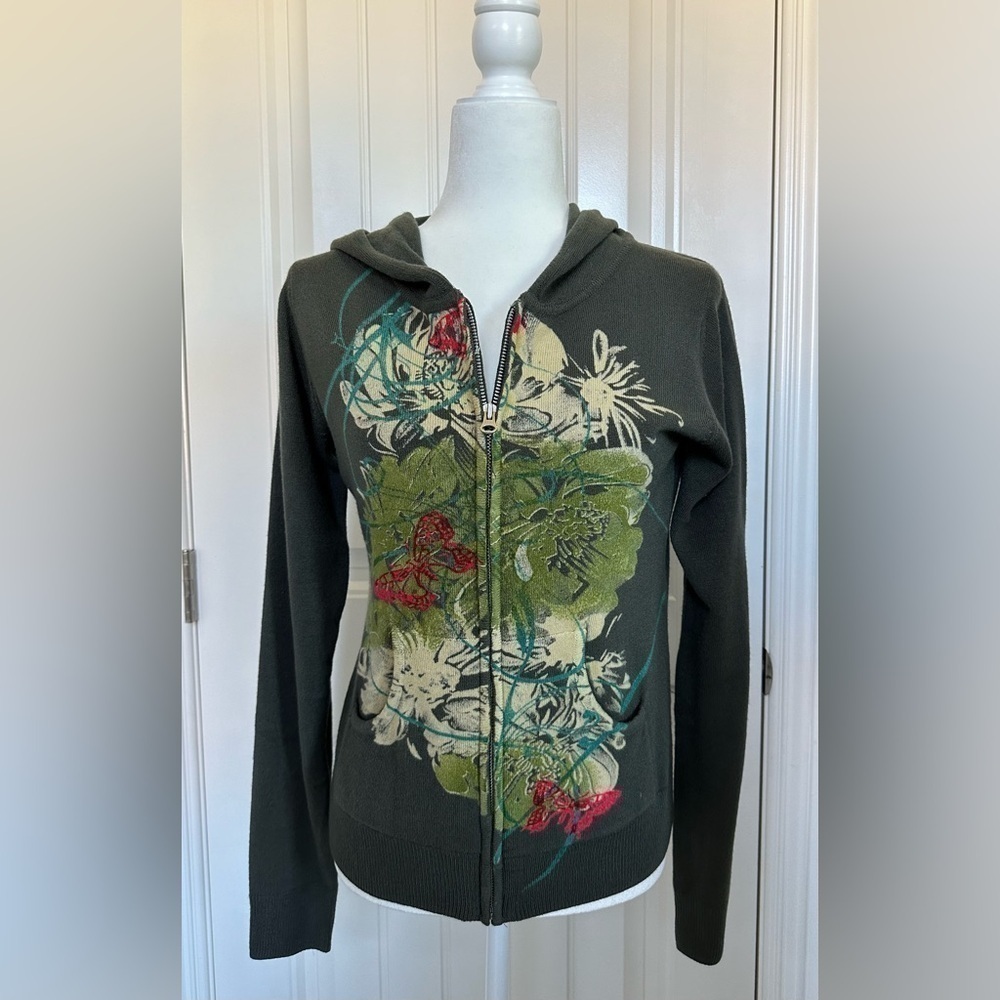 Sweater/hoodie Size: Small